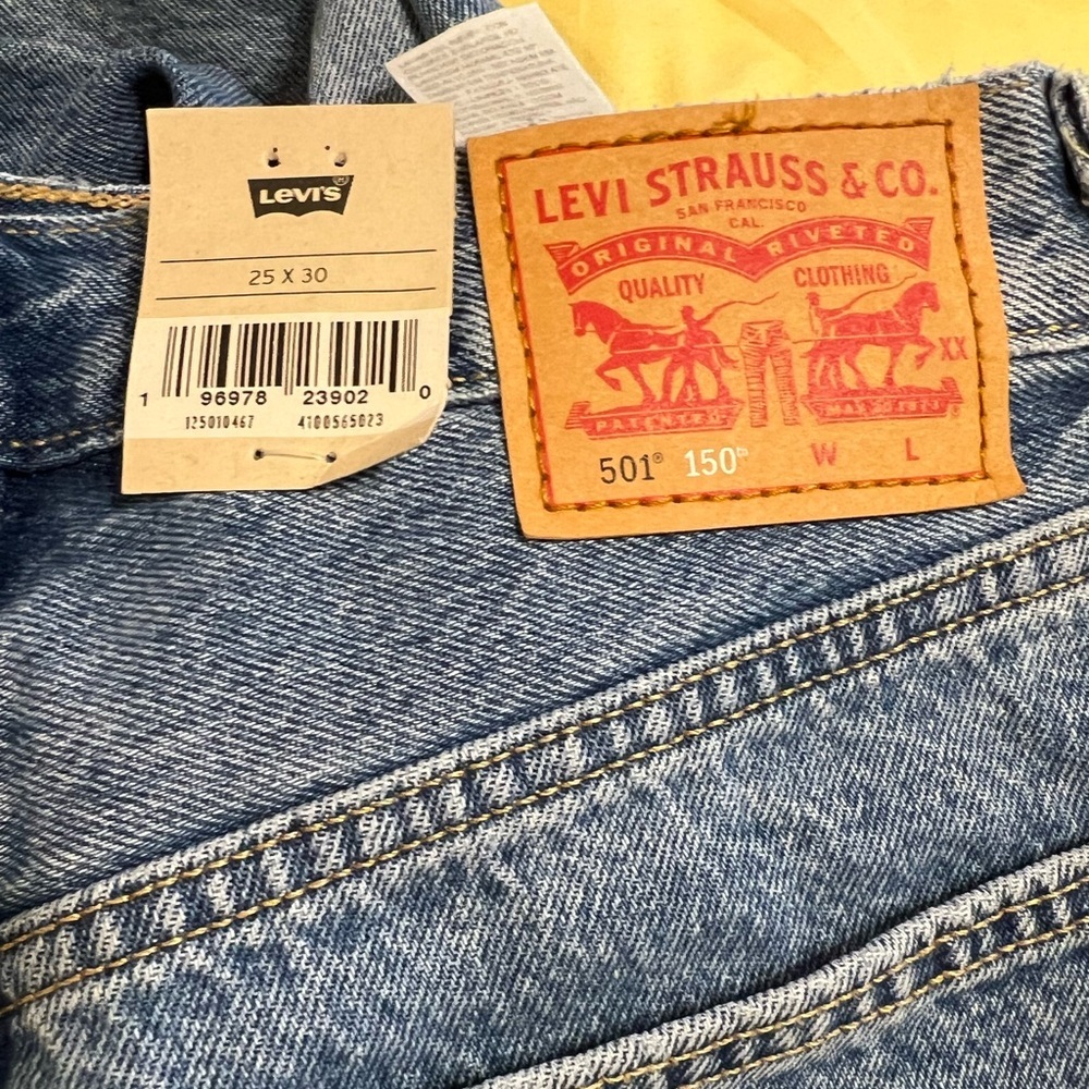 LEVI'S WOMEN'S 501® MEDIUM WASH FIELD NOTES STRAIGHT JEANS. Size 25 NWT - Picture 12 of 13